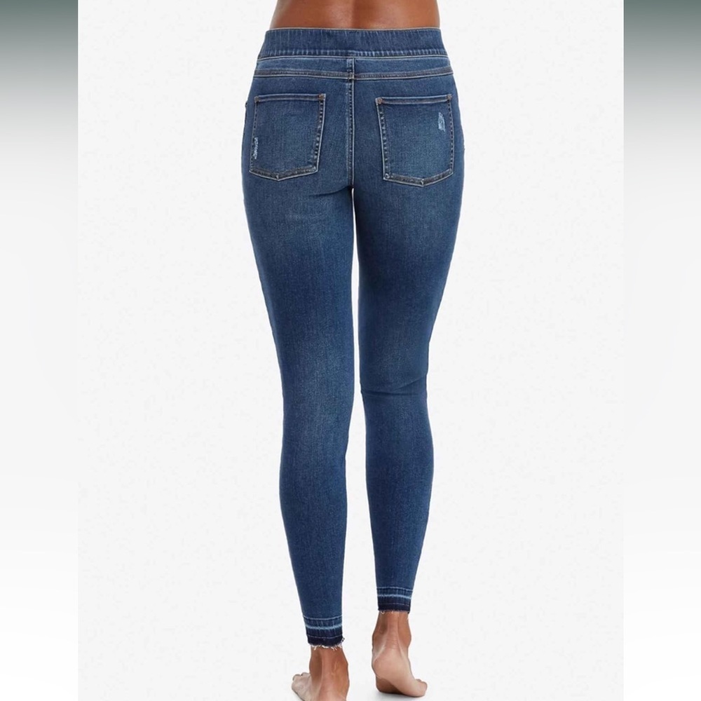 SPANX Distressed Ankle Skinny Jeans - Size M petite length - Picture 3 of 10